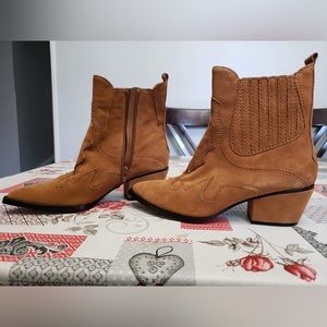 Aldo Brown Suede Boots Size 7